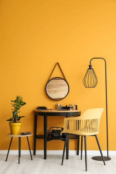 現(xiàn)代更衣室風(fēng)格別致的內(nèi)部裝飾