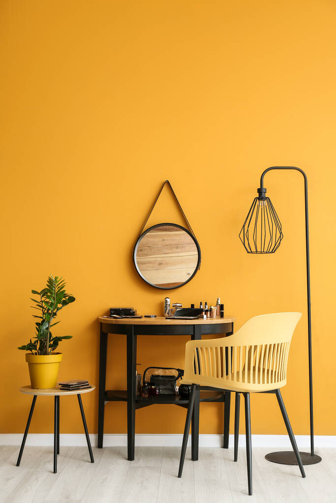 现代更衣室风格别致的内部装饰 现代更衣室风格别致的内部装饰