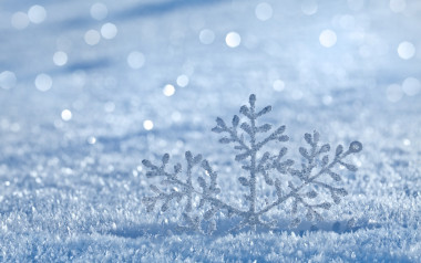 冬天积雪表面覆盖图片