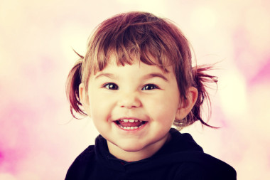 2 歲小女孩圖片