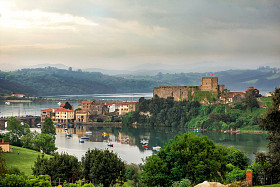 The village of SAN Vicente de La Barcola