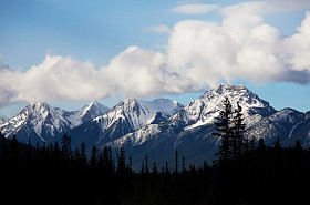 加拿大山脉图片