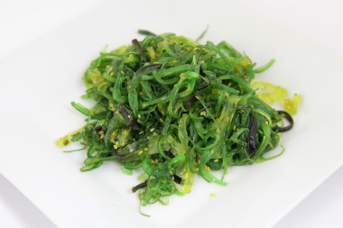 丘卡裙帶菜海藻沙拉。日本的傳統(tǒng)食物