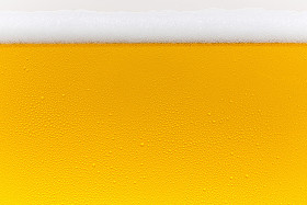 啤酒露珠啤酒泡沫玻璃的金冠泡沫波慕尼黑啤酒节冷凝啤酒餐厅 pils