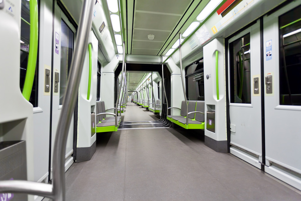 metrovalencia 地铁车内部视图