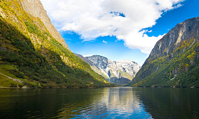 山和在挪威峡湾
