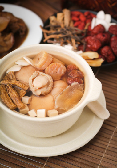 鮑魚和藥草湯，中餐風(fēng)