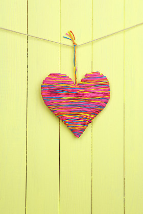 木制的背景装饰心图片