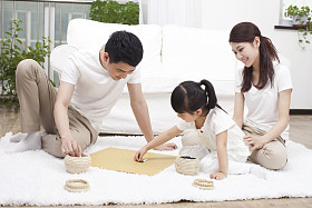 家人在一起玩的开心