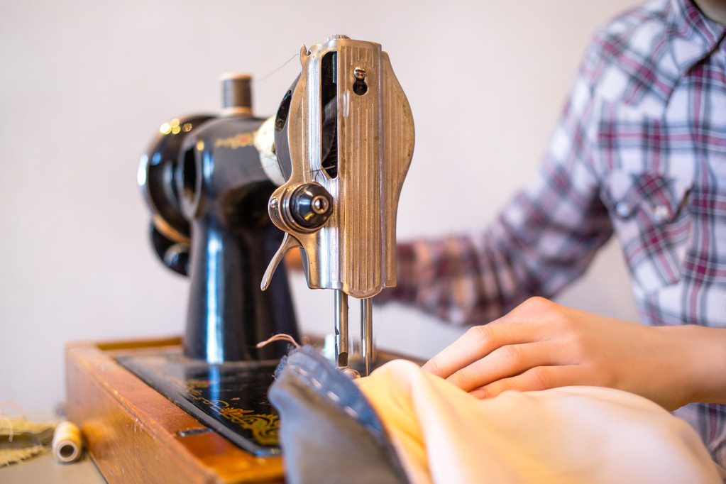 对旧缝纫机缝制工艺照片 对旧缝纫机缝制工艺照片