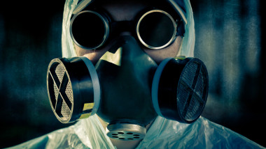 男人肖像在呼吸機(jī)