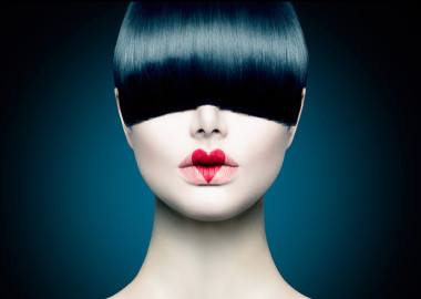 高時裝模特的女孩畫像，時尚的條紋