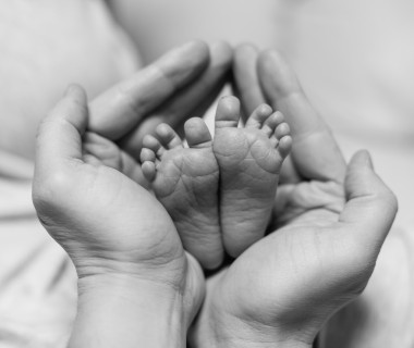 新生儿的腿照片