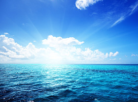海洋和完美的天空图片