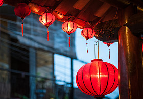 传统的越南灯笼外图片
