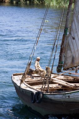 在尼羅河上的船圖片