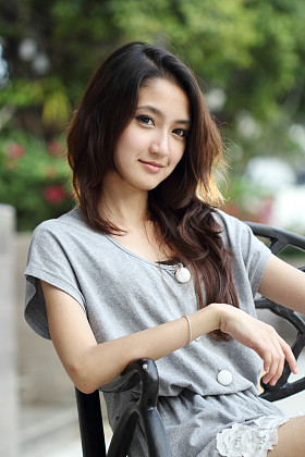 关闭是放松的女人图片