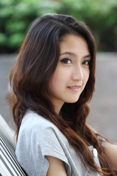 關閉是放松的女人圖片
