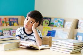 阅读本书思维脸的小男孩