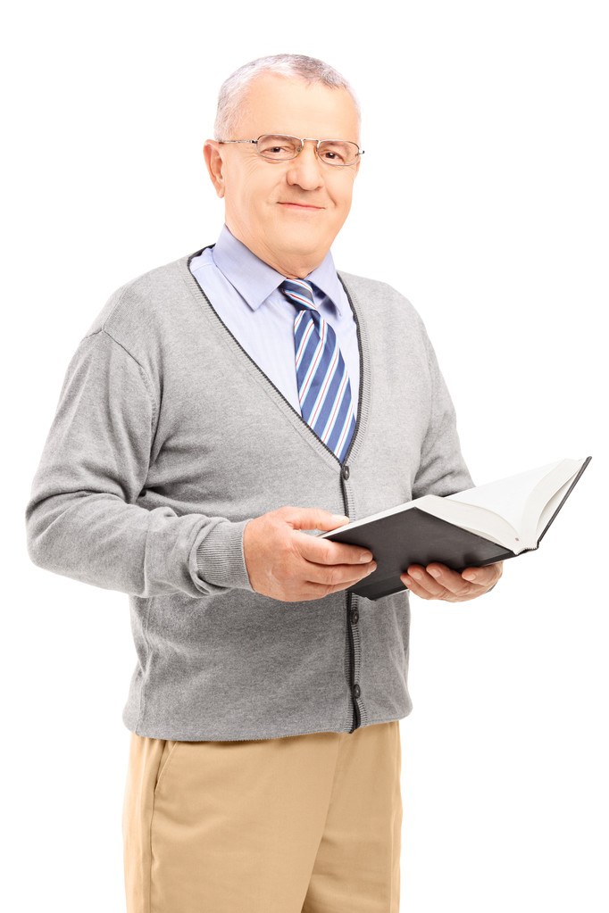 老年人看书图片