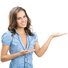 美丽的年轻女子，显示空白招