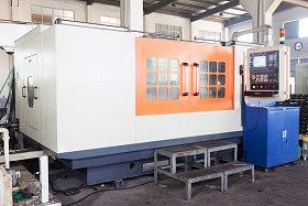 现代工作场所的内部图片