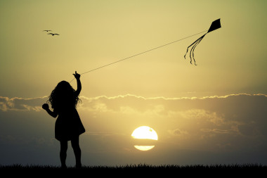 風箏的女孩照片