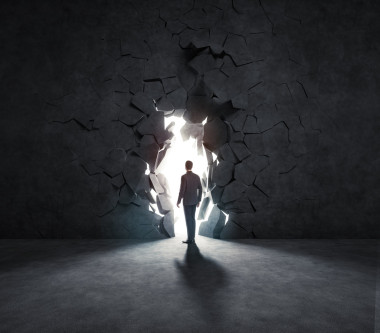 墙那边的商人照片