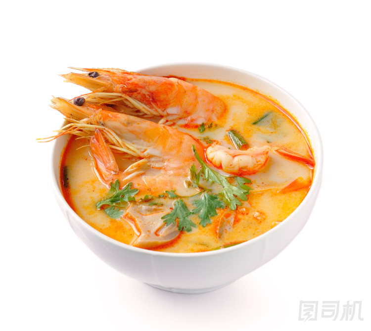 湯姆蔭公 (泰國菜) 孤立在白色背景上