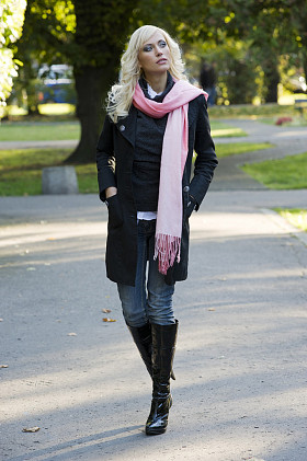 阳光明媚的秋日图片