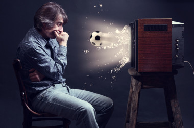 風(fēng)扇在電視上的看足球