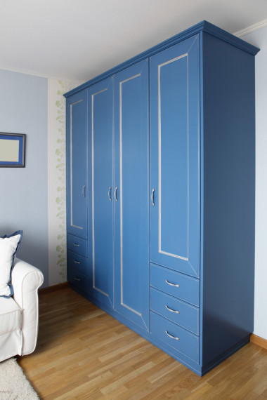 时尚和品牌的新内阁照片