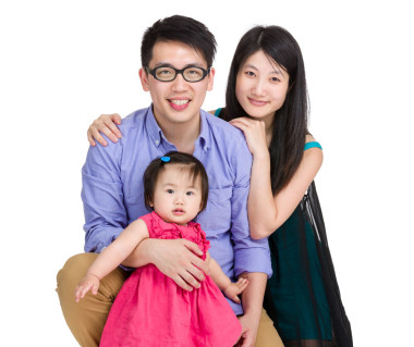亞洲家庭與母親、 父親和孩子的女兒
