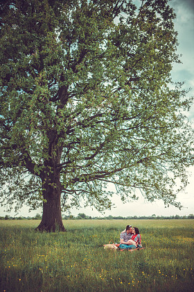 怀孕的妻子的男人