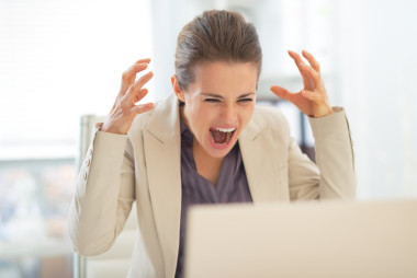 強(qiáng)調(diào)做生意用的筆記本電腦圖片