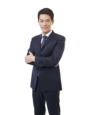 年轻的亚洲商人的肖像图片