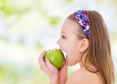 年輕的女孩圖片