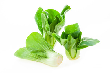 Bok choy (大白菜)，白色背景分離