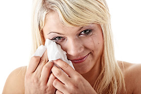 情感肖像与脸上的眼泪图片