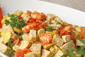 草莓白色 udang，印尼美食