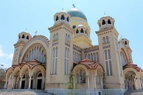 圣安德鲁教堂的佩特雷图片