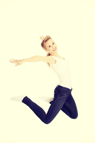 年輕快樂(lè)的白種女人