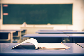 空的学校课堂照片