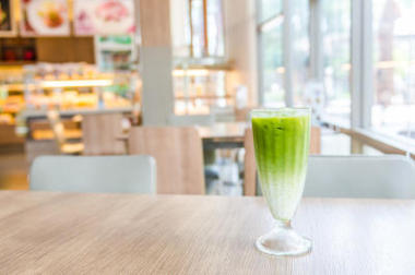 冰的綠茶拿鐵咖啡圖片