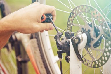 特写图像的修复轮自行车