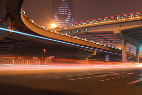 有红绿灯的城市场景