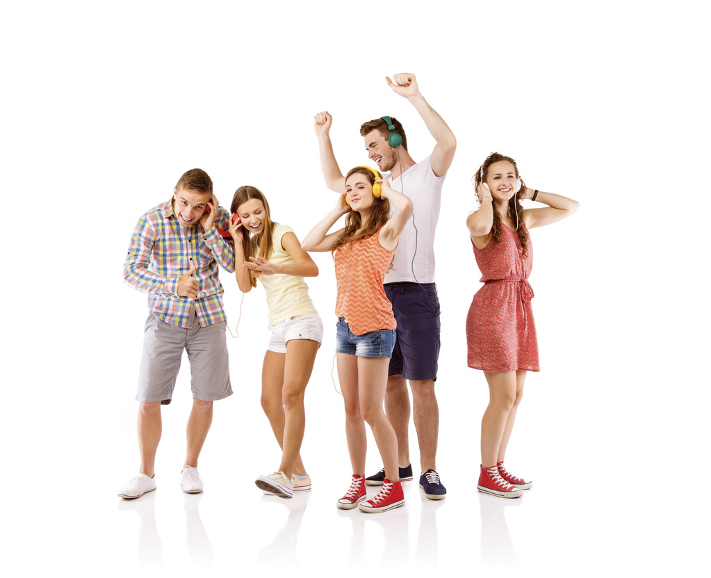 一群人听音乐图片 一群人听音乐图片