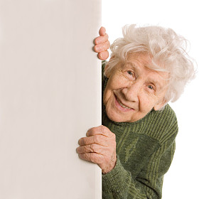 大笑的老年人老奶奶扶墙图片照片