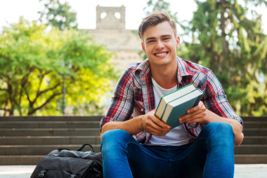 學生舉行的教科書
