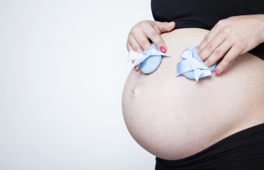 孕妇控股鞋图片